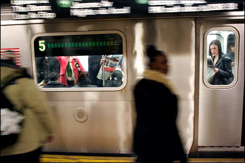 4 Train ~ Bway-Nassau st, Uptown ~ 9:20am. - Click for next Image