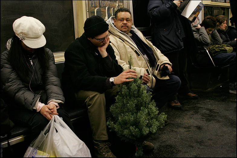 R train ~ Union Street  ~ 6:30pm - Click for next Image