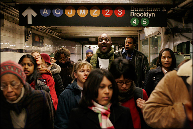 Broadway/Nassau station ~ 9:15am - Click for next Image