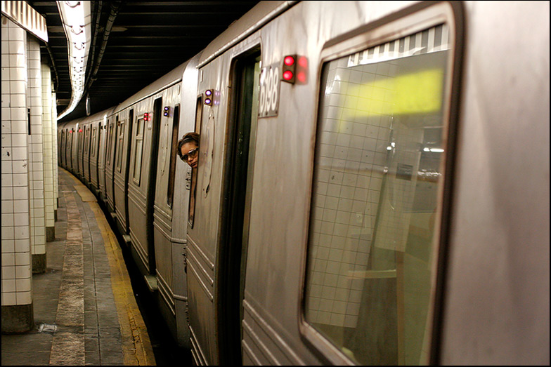 F Train Brooklyn ~ 9:05am - Click for next Image
