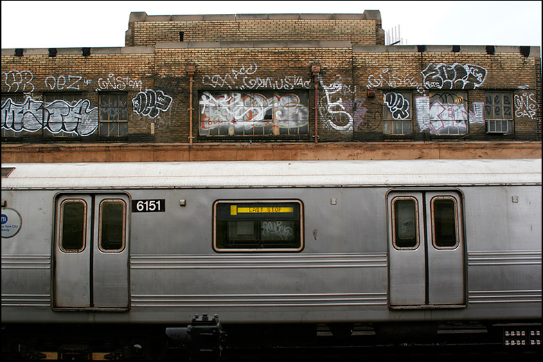 G Train ~ 4th ave. ~ 8:58am - Click for next Image