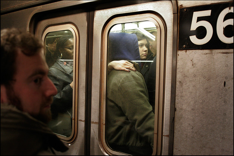 F train ~ Bleeker St. ~ 6:30pm - Click for next Image