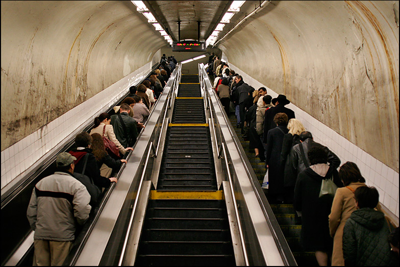 Lexington ave exit at 42nd st ~ 9:45pm - Click for next Image