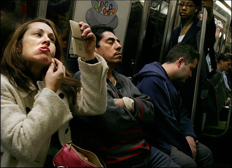 D Train ~ Manhattan bound ~ 8:10am - Click for next Image