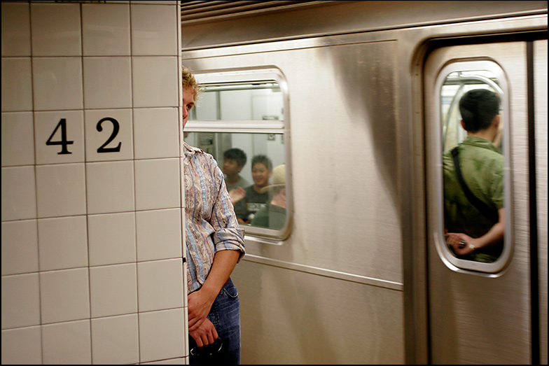 6 Train ~ 42nd street ~ 6:15pm - Click for next Image