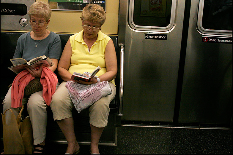 F train ~ 7 Ave Brooklyn ~ 6:45pm - Click for next Image