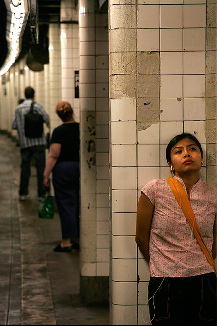 F train ~ 15th st Prospect Park ~ 9:50am - Click for next Image