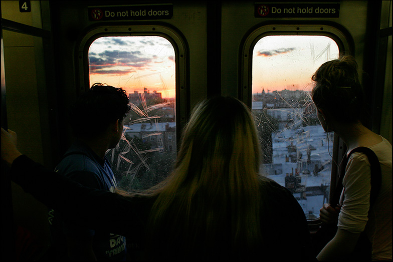 F Train ~ Smith & 9th st. ~ 6:35pm - Click for next Image