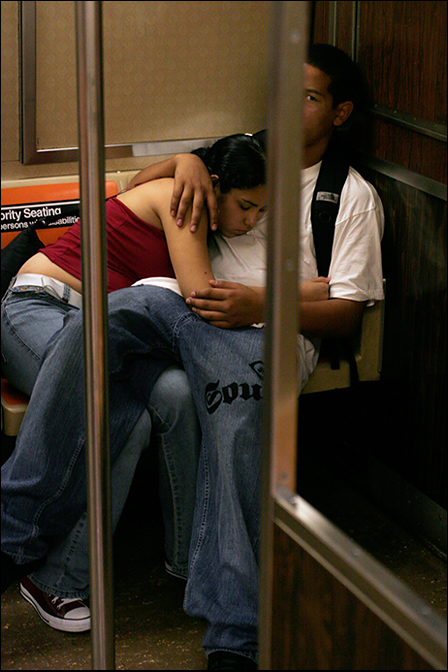 R Train ~ Pacific St  ~ 9:45am - Click for next Image