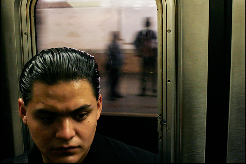 F Train ~ Manhattan bound ~ 9:15am - Click for next Image