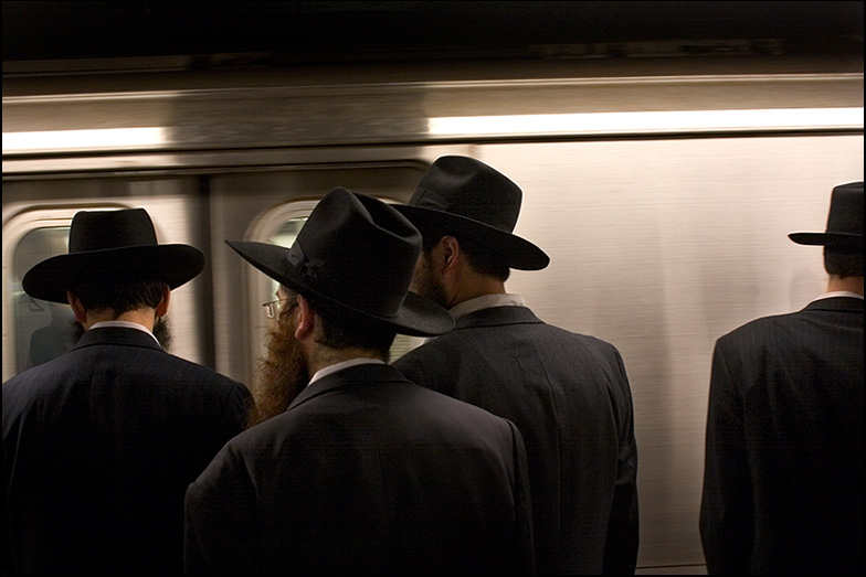 42nd st. waiting for the Brooklyn Bound Express ~ 6pm - Click for next Image