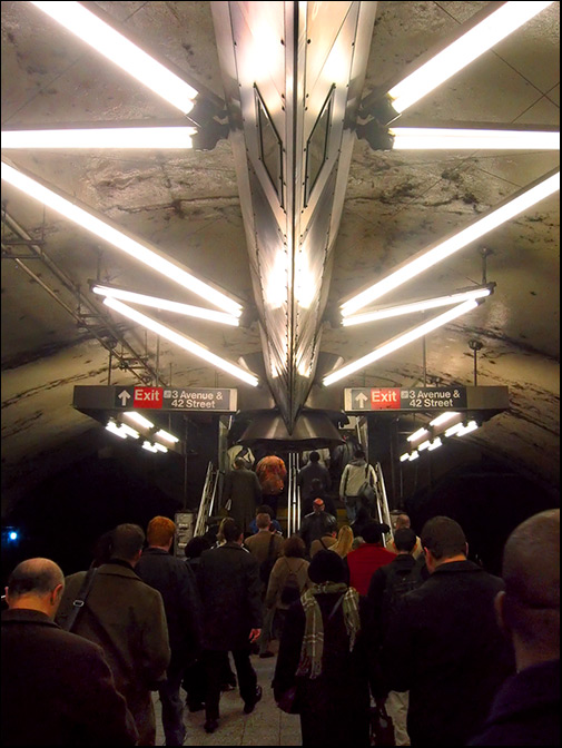 7 Train Platform ~ Grand Central station ~ 9:45 - Click for next Image