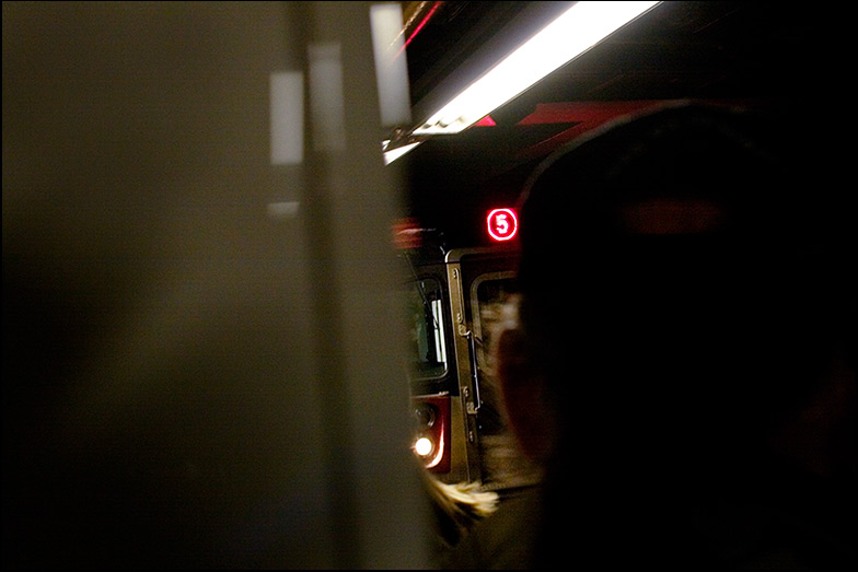 5 Train ~ Grand Central ~ 6:15pm - Click for next Image