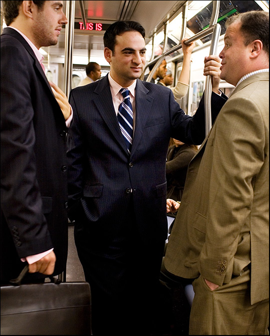 4 Train ~ Grand Central ~ 9:15am - Click for next Image