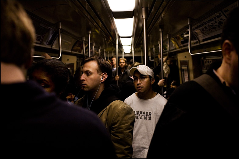 R Train ~ 9th Street ~ 9:15am - Click for next Image