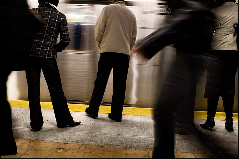Rush hour platform ~ 6:54pm - Click for next Image