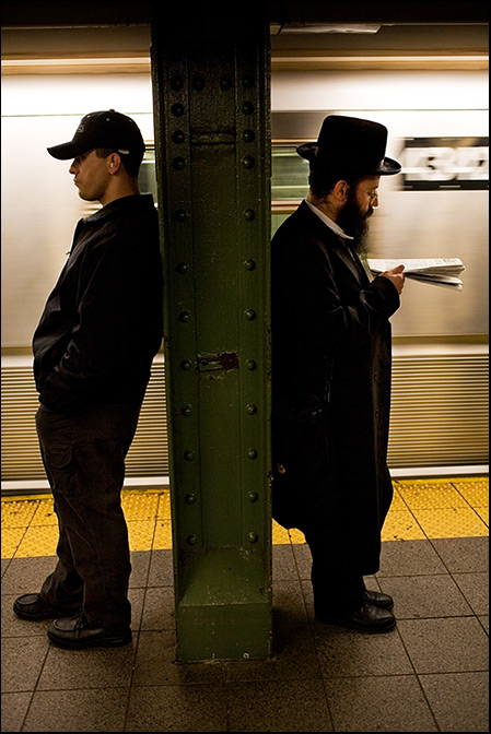 R Train ~ Union St. ~ 4:50pm - Click for next Image