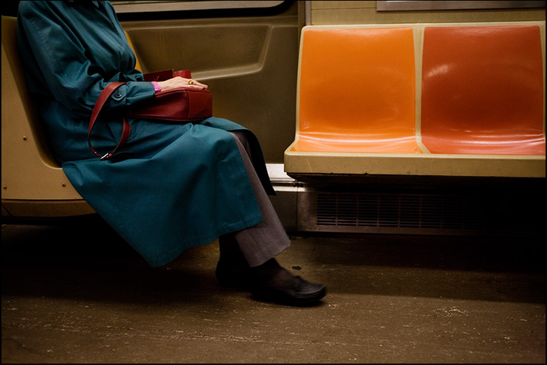 R Train ~ 9th Street ~ 9:15am - Click for next Image