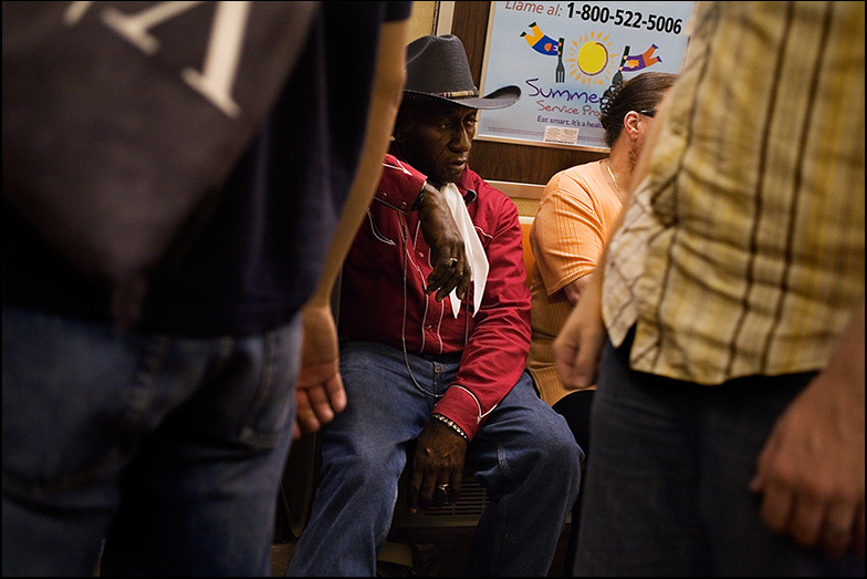 R Train ~ Union St. ~ 4:45pm - Click for next Image