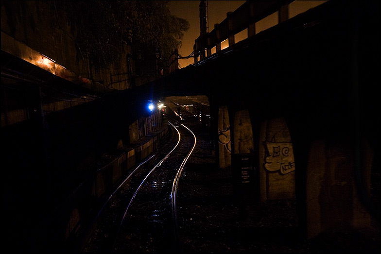 D Train ~ 9th Ave ~ 6:30pm - Click for next Image