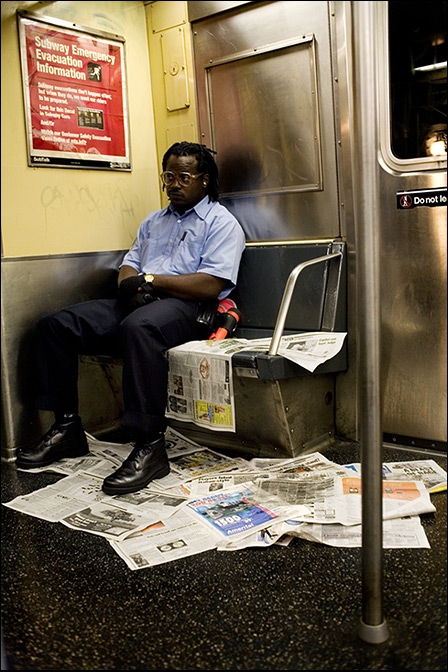 M Train ~ Fulton St ~ 9:10am - Click for next Image