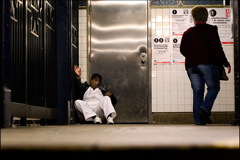 L Train ~ 14th St-7th ave ~  9am - Click for next Image