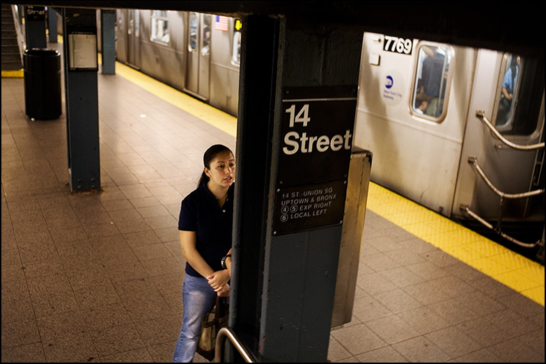 5 Train ~ 14th st. Union Square ~ 9:15am - Click for next Image