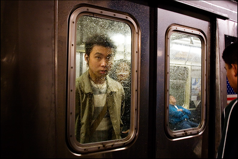 R Train ~ Pacific St ~ 9:30am - Click for next Image