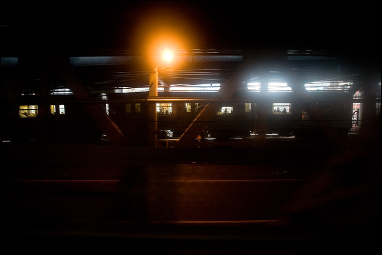 N Train ~ Manhattan Bridge ~ 9:15am - Click for next Image