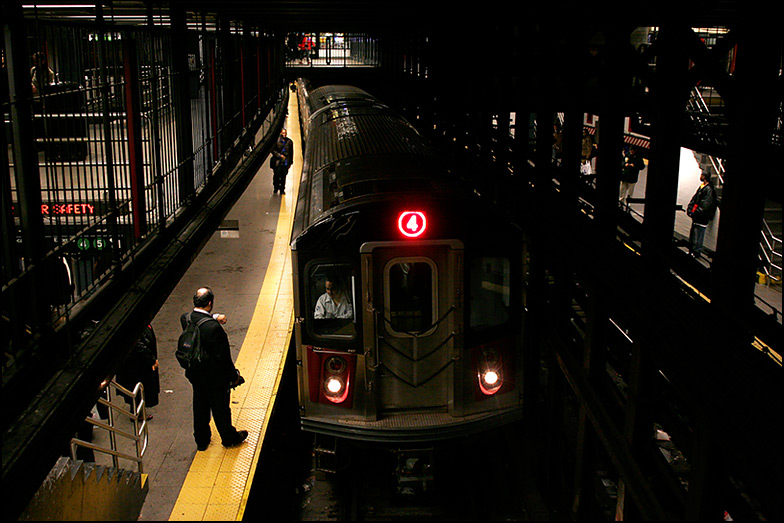 Union Square ~ 6:40pm - Click for next Image