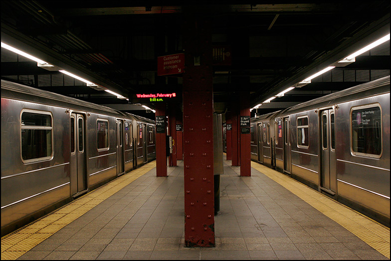 7 Train ~ Bryant Park~ 9:50am - Click for next Image