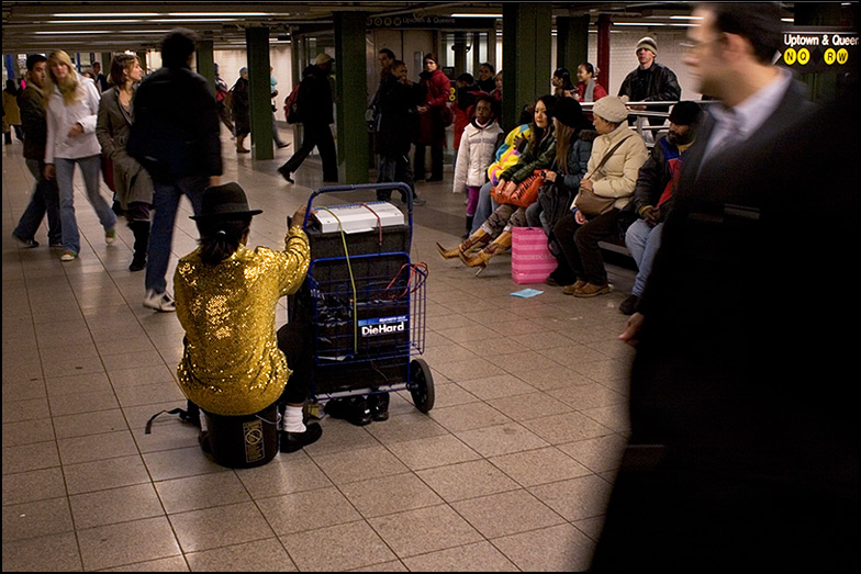 Union Square Station ~ 6:25pm - Click for next Image