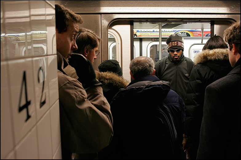 42nd st/Grand Central ~ 6:10pm - Click for next Image