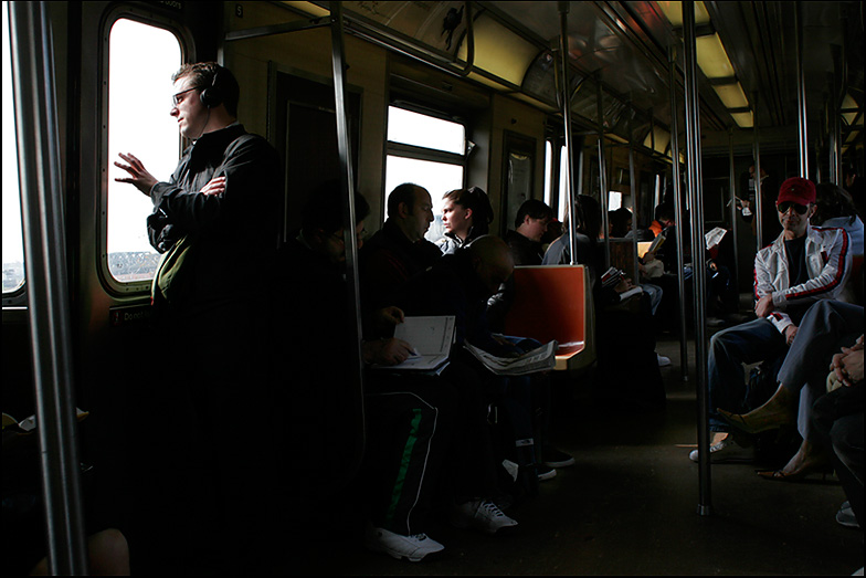 F train ~ Manhattan bound ~ 9:25am - Click for next Image