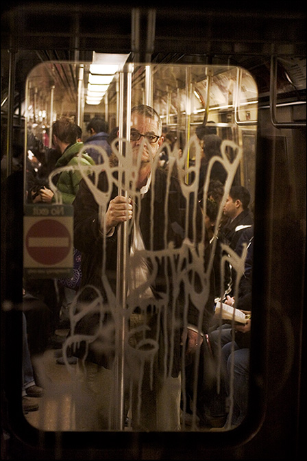 R Train ~ 4th ave. ~ 8:40am - Click for next Image