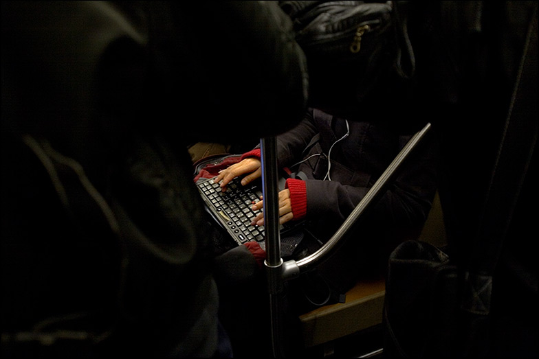 Q Train ~ Dekalb Ave ~ 7:00pm - Click for next Image