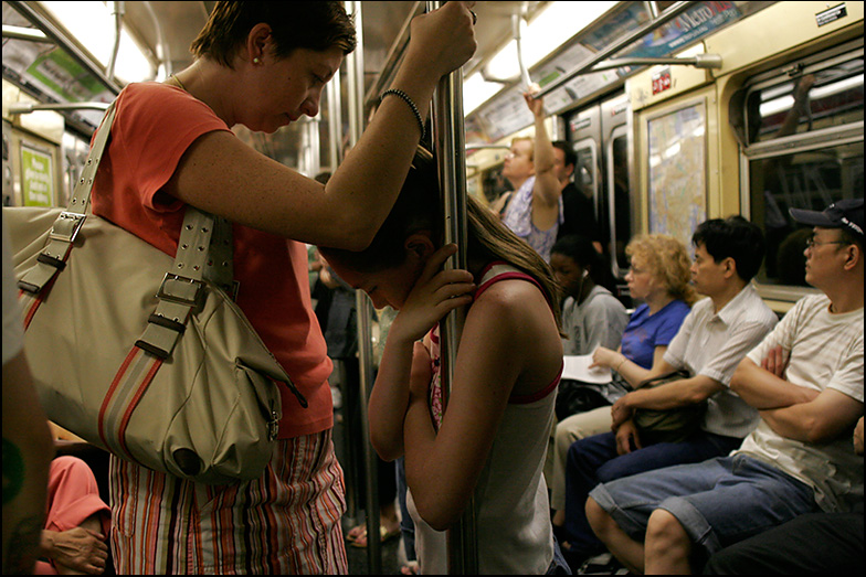 R Train ~ Manhattan bound ~ 9:35am - Click for next Image