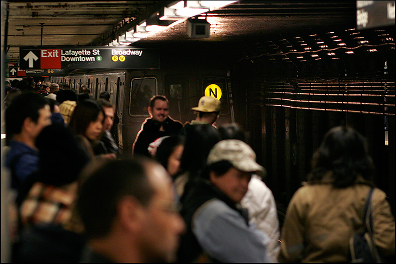 N Train ~ Canal St. ~ 6:12pm - Click for next Image