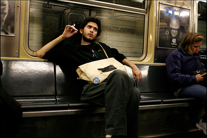 R Train ~ 9th street ~ 6:50pm - Click for next Image