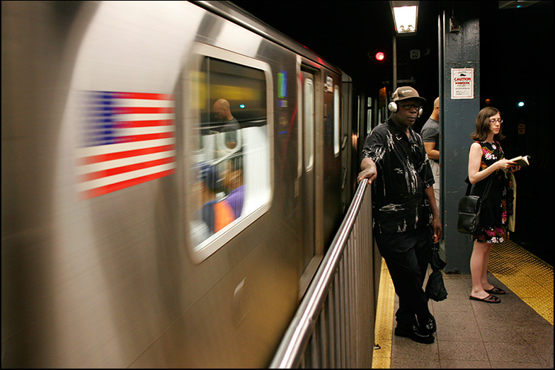 4 Train ~ Union Station ~ 6:40pm - Click for next Image