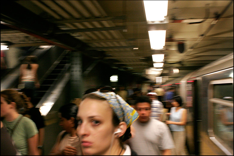 7 Train ~ 42nd Street Station ~ 9am - Click for next Image