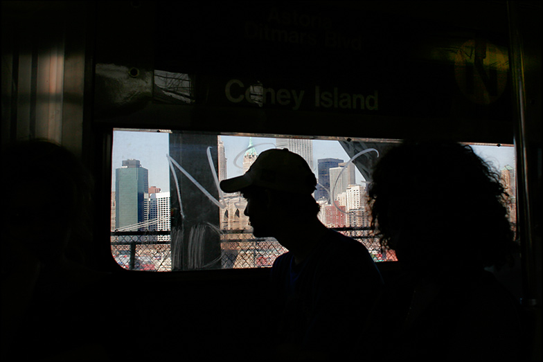 N Train ~ Manhattan Bridge ~ 9:50am - Click for next Image