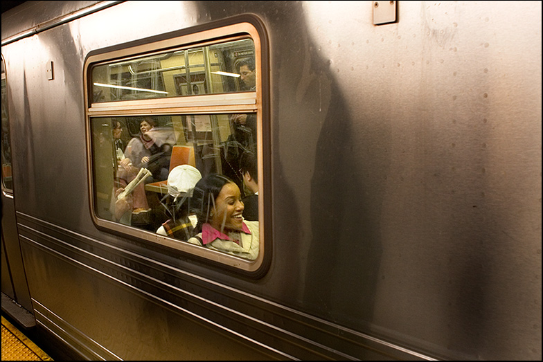 R Train ~ Pacific St  ~ 6:25pm - Click for next Image