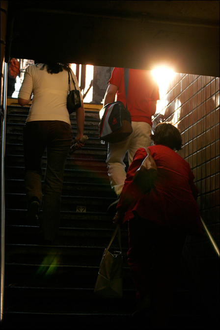 16th street exit ~ Brooklyn ~ 6:55pm - Click for next Image