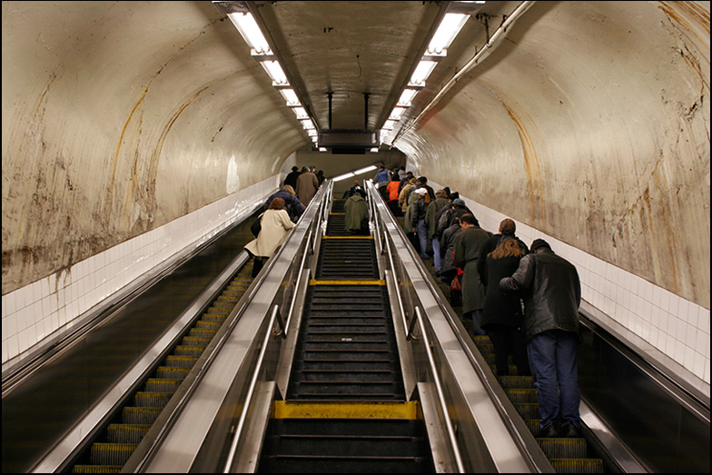 Lexington ave exit at 42nd st ~ 9:55am - Click for next Image