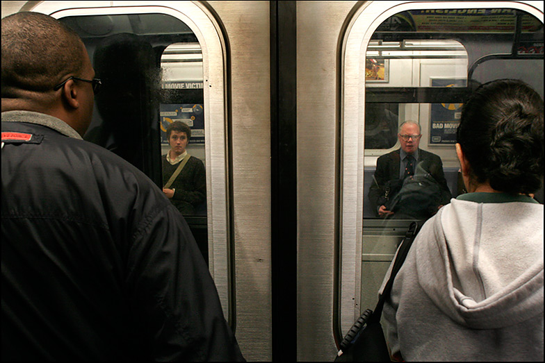 4 Train ~ headed downtown ~ 5:35pm - Click for next Image