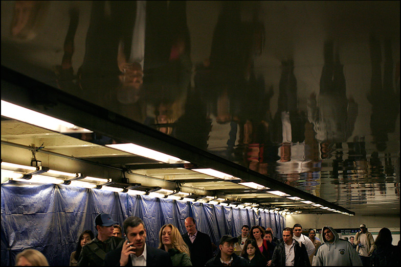 Times Square ~ 9:25am - Click for next Image