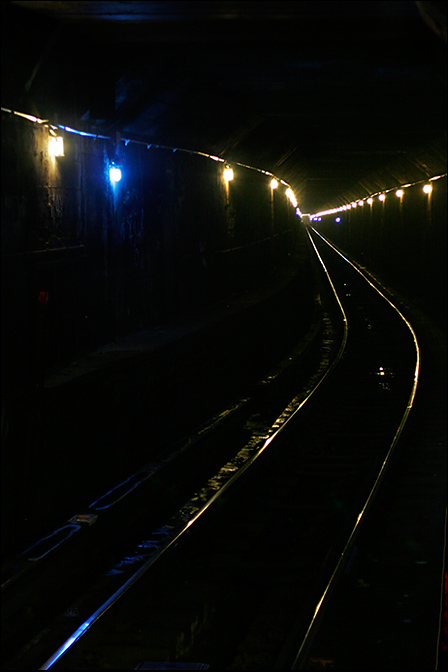 Pacific Street Brooklyn ~ waiting for the M/R ~ 8:30am - Click for next Image