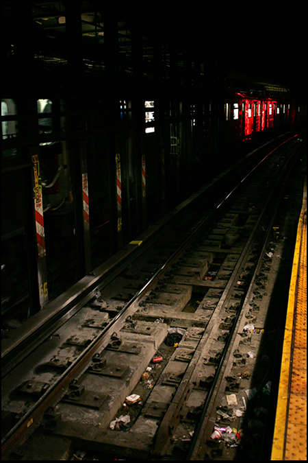 Union Square ~ 6:25pm - Click for next Image